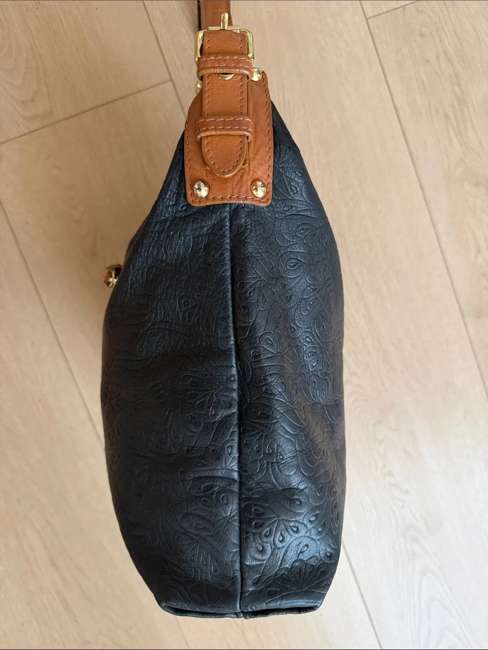 Vittoria Veneta Black Floral Embossed Leather hobo bag Brown Strap made in Italy